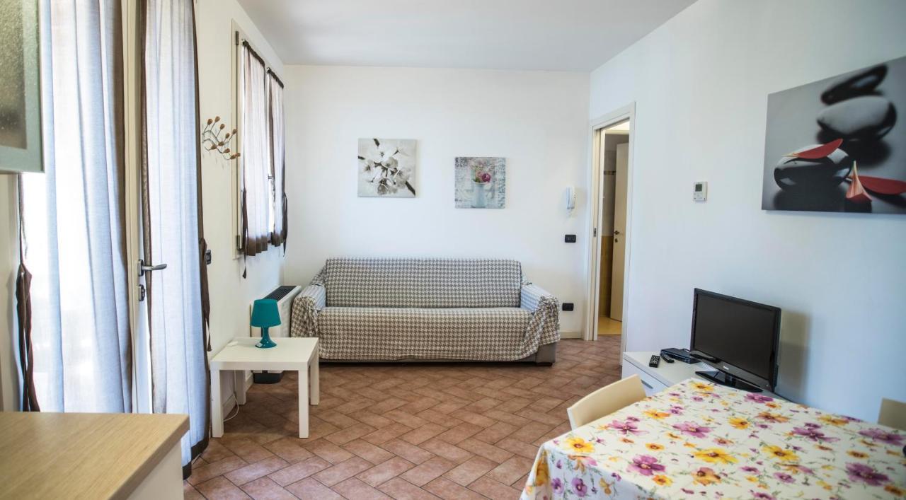 Residence Karina Moniga del Garda Экстерьер фото